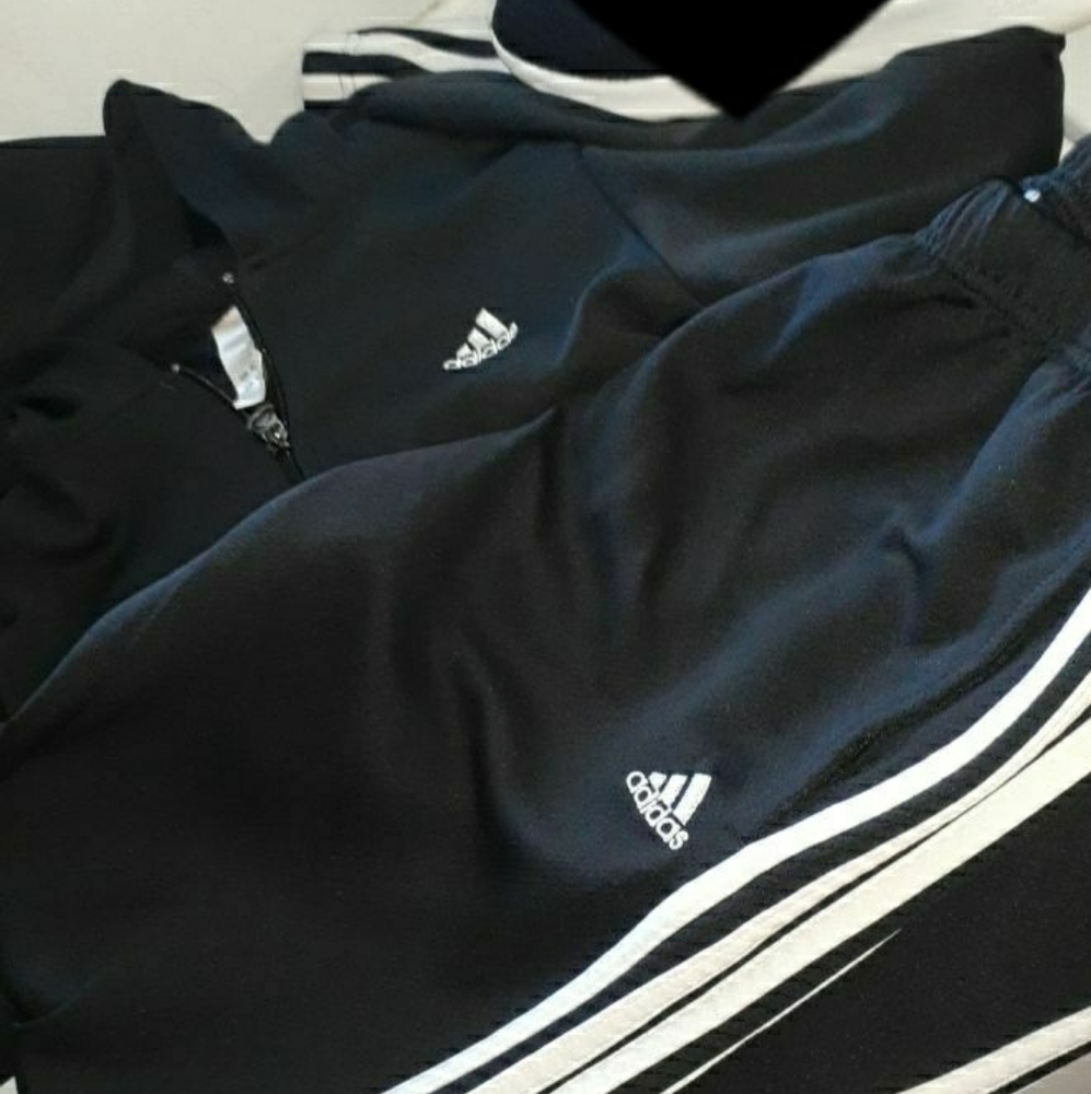 Women’s Addidas Sweatsuit